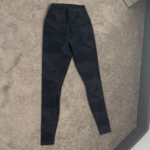 ALO Yoga Dark Camouflage Leggings